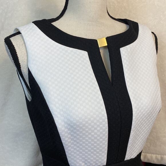 NWT Tahari Black and White Spectator Sheath Dress Size 4 - Picture 3 of 9